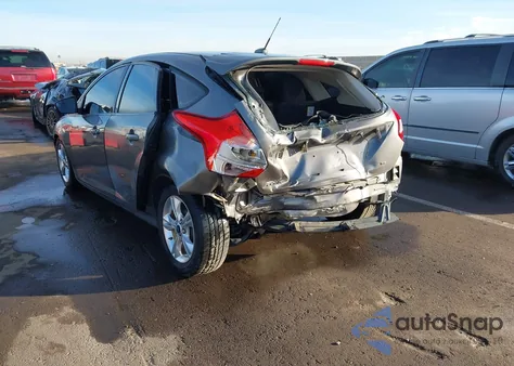 2014 Ford Focus Se z USA, uszkodzony, nr VIN 1FADP3K25EL332167